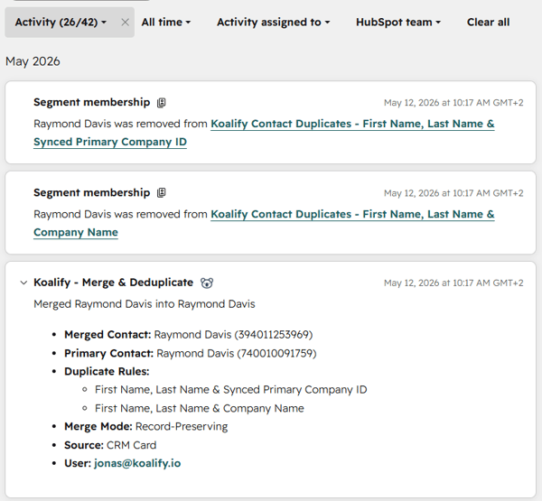 What happens to segment memberships when merging in HubSpot